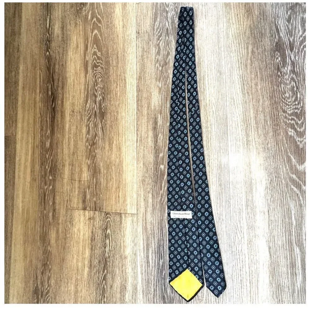 Christian Dior vintage navy silk tie - Picture 8 of 11